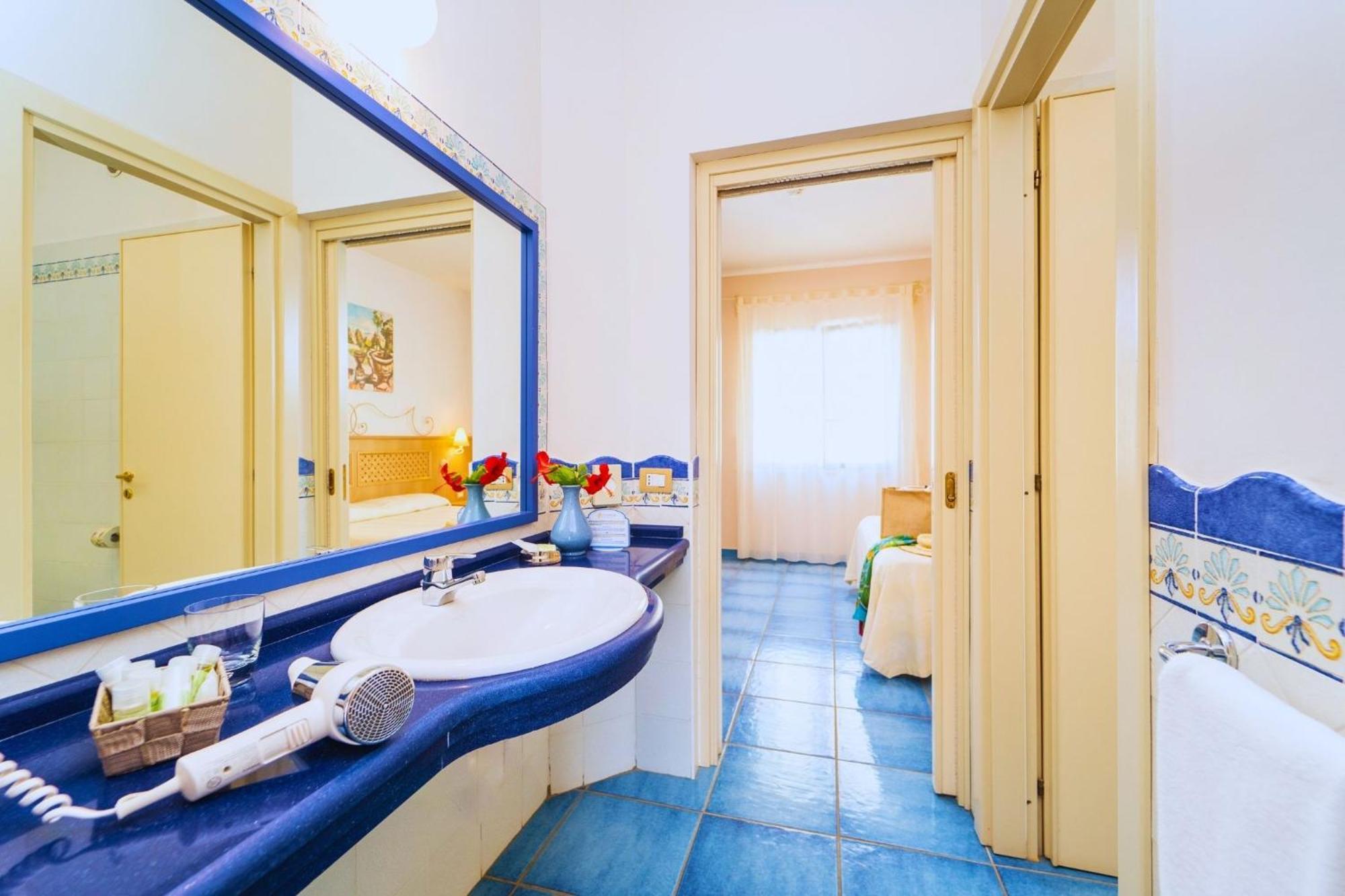 Hotel Ipomea Club Capo Vaticano Esterno foto