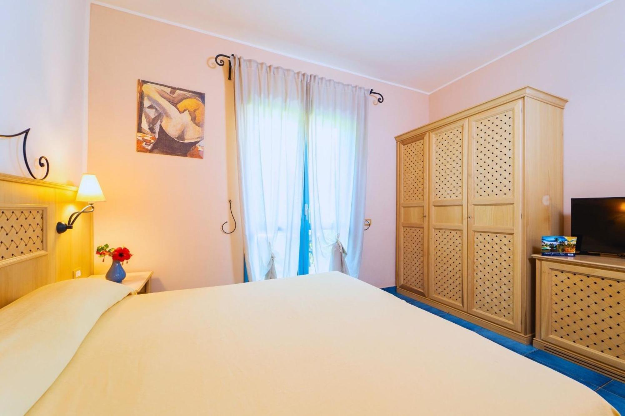 Hotel Ipomea Club Capo Vaticano Esterno foto