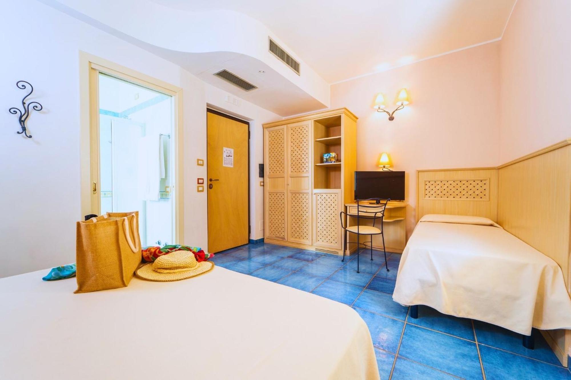 Hotel Ipomea Club Capo Vaticano Esterno foto