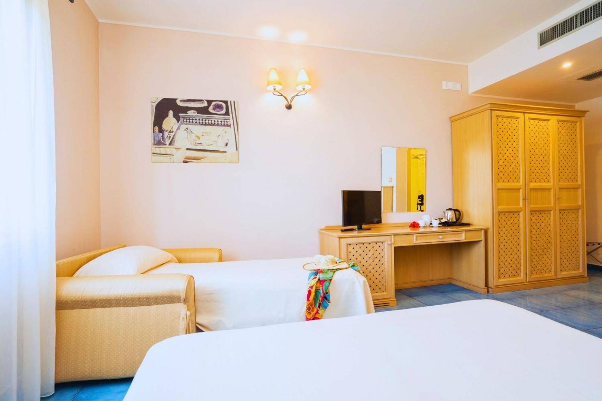 Hotel Ipomea Club Capo Vaticano Esterno foto
